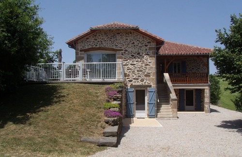 Sabadel-Latronquiere Maison | Gîte de caractères..
