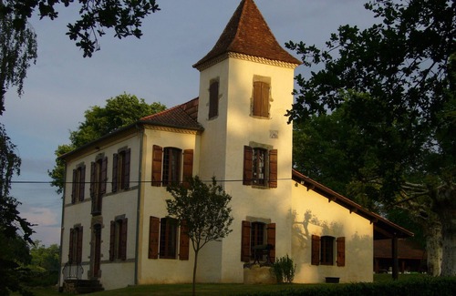 Saint-Pierre-du-Mont Maison | Propriété de caractère dans un parc arboré avec piscine