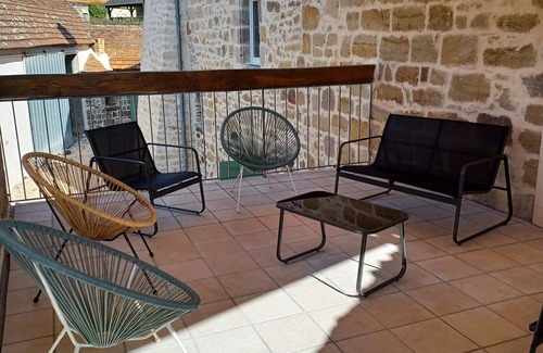 Puy-d'Arnac Maison | GITE DE CARACTERE POUR 10 PERSONNES