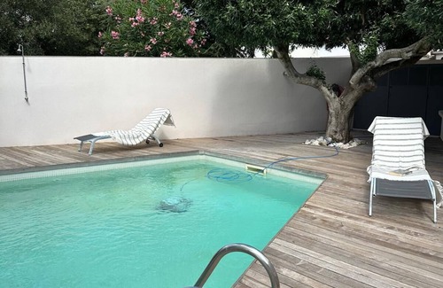 Saint-Hippolyte Maison | Maison de caractère dans centre village