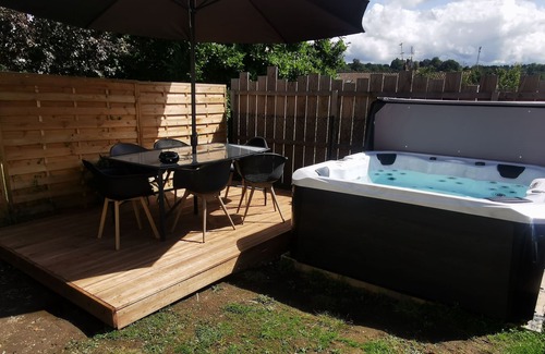 Saint-Junien Maison | Maison de caractère avec garage jardin et jacuzzi