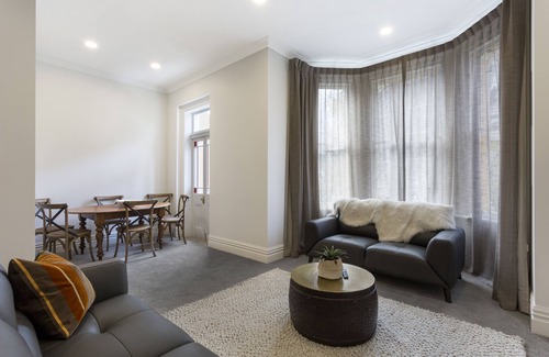 Dunedin City Centre Maison | Character on Stuart St