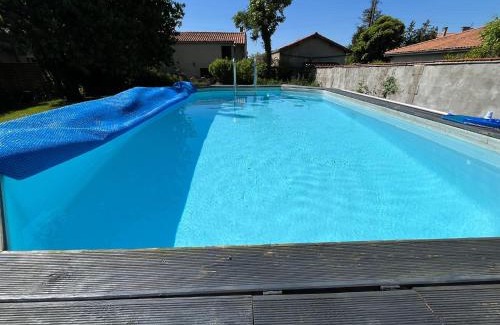 Villefagnan Maison | Character village house with private pool - Chez Sophie