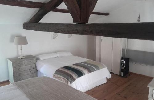 Villefagnan Maison | Character village house with private pool - Chez Sophie