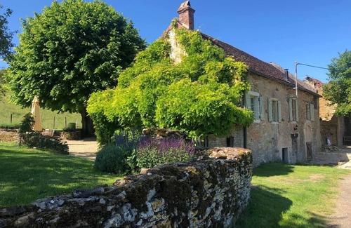 Saint-Ythaire Maison | Characterful 3-Bed House in Saint-Ythaire