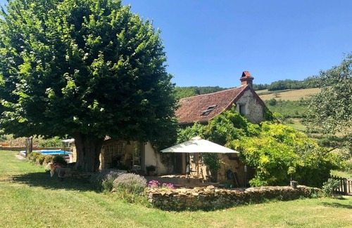 Saint-Ythaire Maison | Characterful 3-Bed House in Saint-Ythaire