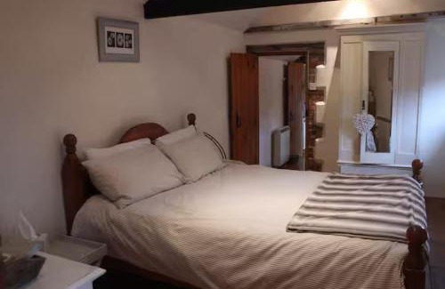 Holt Maison | Characterful Cottage Daisy Lodge