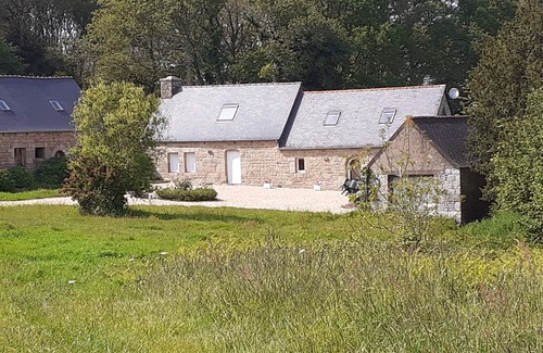 Plounevez-Moedec Maison | Gite de CARACTÈRE, TOUT CONFORT***, proche de la rivière, GRAND Terrain