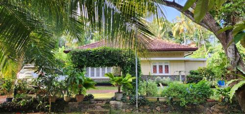 Gampaha Maison | CHARAKAMA Guest Bungalow - GAMPAHA