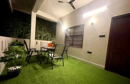 Varanasi Maison | Charan Niwas Homestay