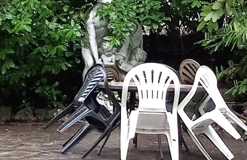 Marcinelle Appartement | Charleroi Marcinelle 2 à 4 personnes jardins de la fontaine qui bout parking gratuit