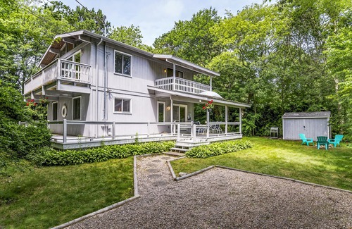 Charlestown Maison | Charlestown, RI Ocean Getaway with 4 decks, bicycles