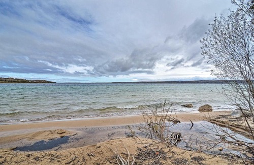 Charlevoix Maison | Charlevoix Cabin with Patio and Grill - Steps to Lake!