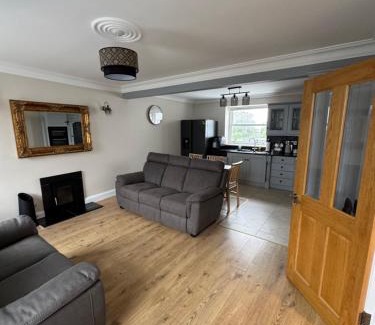Dungloe Maison | Charlie Óg's Bridge House