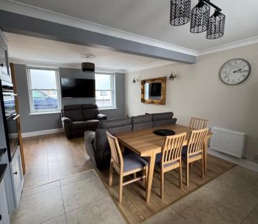 Dungloe Maison | Charlie Óg's Bridge House