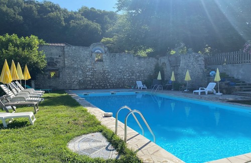 Beauville Maison | Maison dans petite vallée tranquille