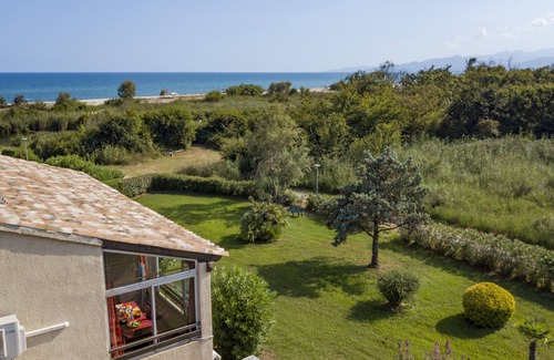 Ghisonaccia Appartement | A 50m de la plage, appartement dans résidence . -25% en juin & -10% en sept