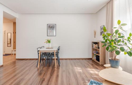 Prague 5 Appartement | Charm Apartment Deco near Old Town, All-Friendly