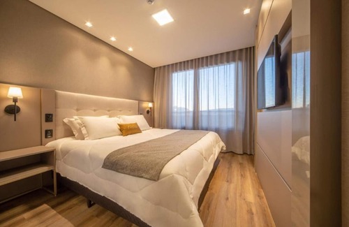 Gramado Hôtel | Charming hotel with fitness room and AC in delightful Jardim Bela Vista Gramado