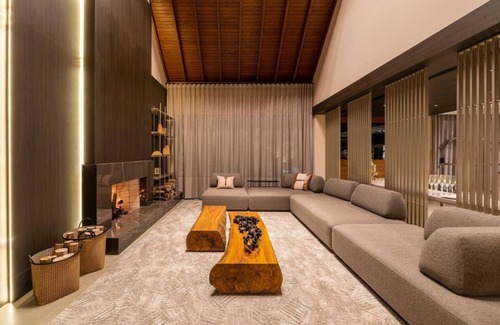 Gramado Hôtel | Charming hotel with fitness room and AC in delightful Jardim Bela Vista Gramado