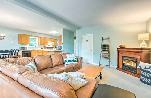 Union Dale Maison | Charm by the Lake! Elk Mountain Lake house & Ski lodge.