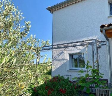 Saint-Etienne-de-Fontbellon Lit Et Petit-Déjeuner | Charmante chambre dans une maison de campagne