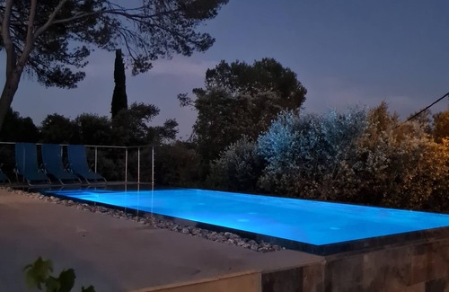 Favas Villa | VILLA PISCINE MIROIR ET JACUZZI