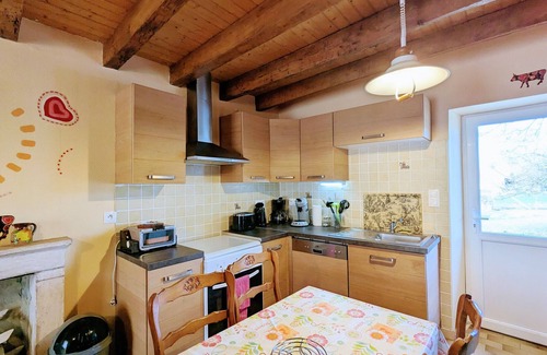 Saint-Hilaire-sur-Benaize Cottage | Gîte paisible avec cour privée, proche Parc Naturel de la Brenne, idéal pour séjour déconnecté