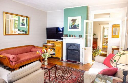 Waverton Maison | Charm & History 3bdr Cottage close to harbour views