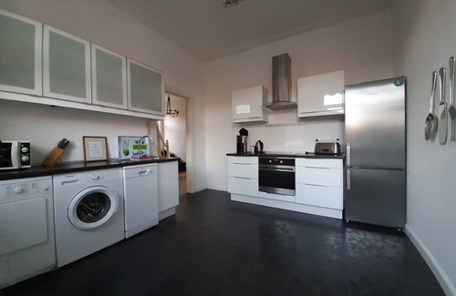 Bad Sachsa Copropriété | Charm. Stadtfewo, 5 étoiles, 2-5 Pers. 120m², 2 chambres à coucher., 2 salles de bains, Dachterr. W-lan