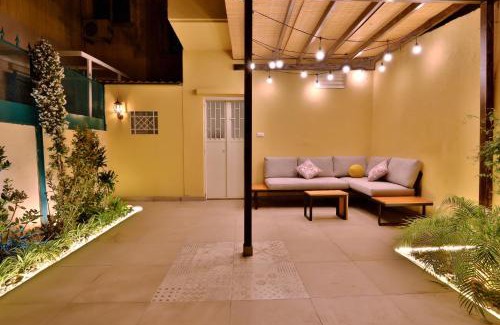 Sodeco Appartement | Charm Vintage Achrafieh Apt with Garden Pizza Oven BBQ Hottub