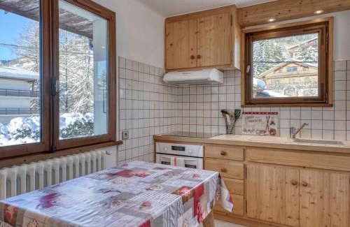 Megeve Appartement | Charmant 2 pièces à Megève, proche du centre et des télécabines, avec balcon et parking - FR-1-453-120