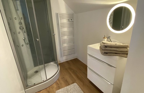 Ingrandes Appartement | Charmant Appartement à la Campagne Avec Parking et Cour Privatifs