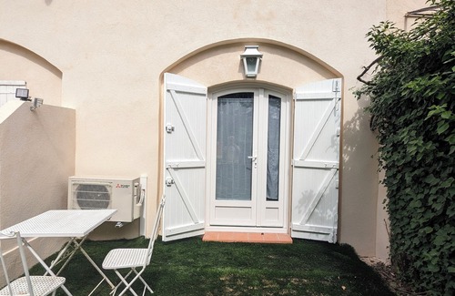 Chateauneuf-Grasse Appartement | Charmant Appartement Avec Jardin au Calme