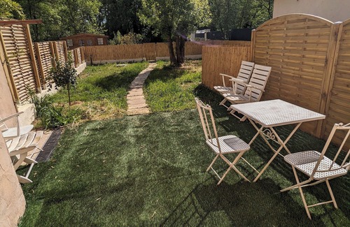 Chateauneuf-Grasse Appartement | Charmant Appartement Avec Jardin au Calme