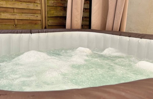 Thorigny-sur-Marne Appartement | Charmant appartement romantique avec Jacuzzi proche de Disney