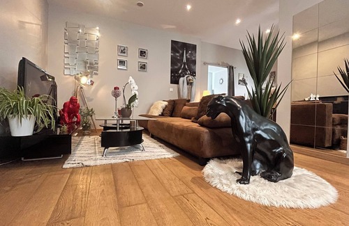 Thorigny-sur-Marne Appartement | Charmant appartement romantique avec Jacuzzi proche de Disney