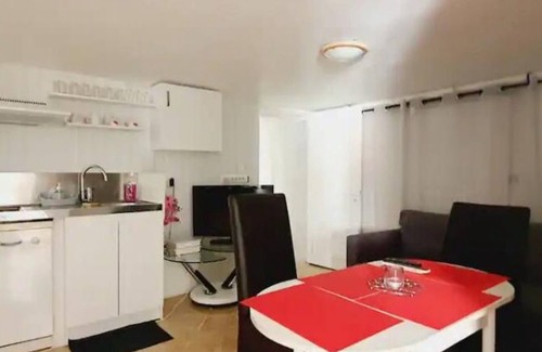 La Ferte-Gaucher Appartement | Charmant T2 avec piscine
