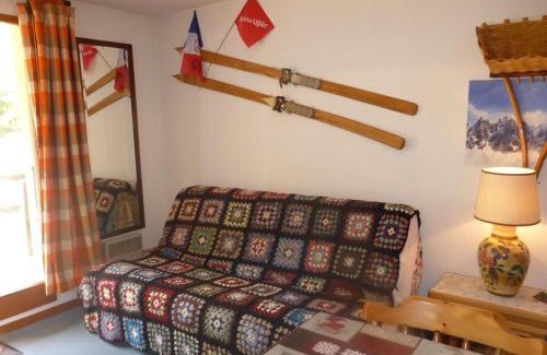 Areches Appartement | Charmant appartement à Arêches-Beaufort avec terrasse, piscine et parking, idéal pour 4 personnes - FR-1-342-139