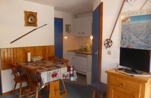 Areches Appartement | Charmant appartement à Arêches-Beaufort avec terrasse, piscine et parking, idéal pour 4 personnes - FR-1-342-139