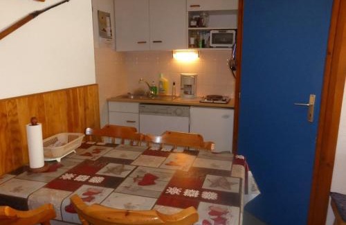 Areches Appartement | Charmant appartement à Arêches-Beaufort avec terrasse, piscine et parking, idéal pour 4 personnes - FR-1-342-139