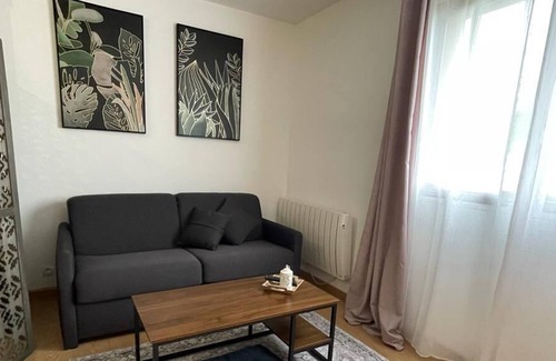 Les Mureaux Appartement | Charmant Appartement en Plein Centre Ville à 250m de la Gare 30mn de Paris