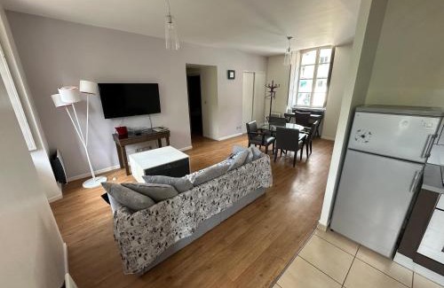 Uzerche Appartement | Charmant appartement RDC familial ou pour le travail
