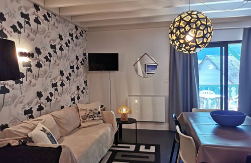 Arreau Appartement | Charmant apt T3 duplex avec piscine et aire de jeux, parking privé