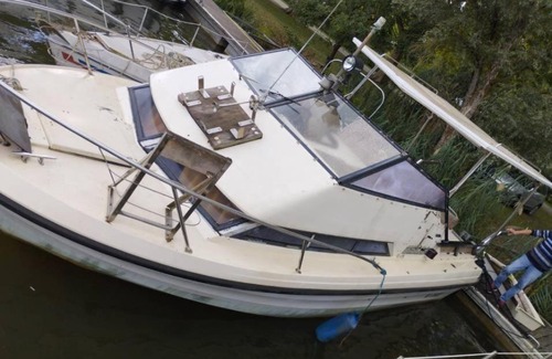 Cuisery Location De Bateaux | Charmant bateau dans une ambiance conviviale