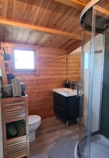 Joyeuse Chalet De Ski | Charmant chalet en bois - Ardèche