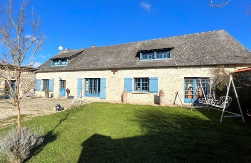 Beauvilliers Maison | Charmant corps de ferme rénové avec 4 ânes + studio - 11 Adultes/2 enfants/1bébé