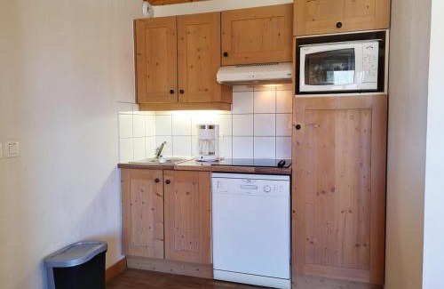 Notre-Dame-de-Bellecombe Appartement | Charmant T2 cabine avec piscine à Notre-Dame-de-Bellecombe - 6 pers, proche pistes & commerces - FR-1-595-23