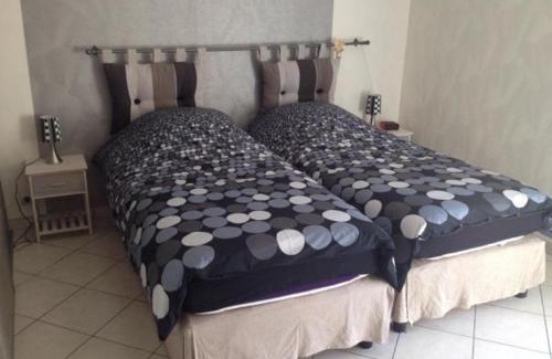 Etain Maison | Charmant Gîte à Étain, Tout Inclus, Proche Verdun avec Terrasse et Parking - FR-1-585-3