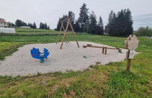 Usson-en-Forez Maison | Charmant Gîte à la Campagne avec Cheminée, Terrasse et Jardin - Animaux Bienvenus - FR-1-496-164
